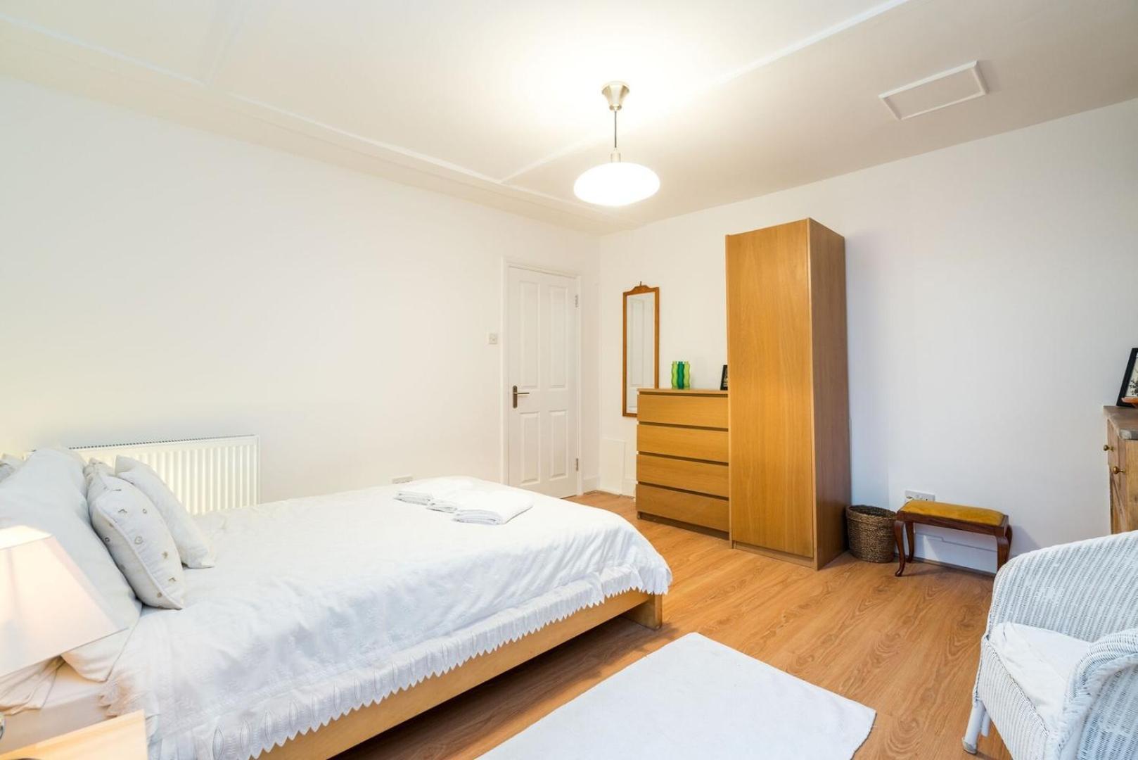 New Stylish 1 Bedroom Flat With Garden | Londen Buitenkant foto