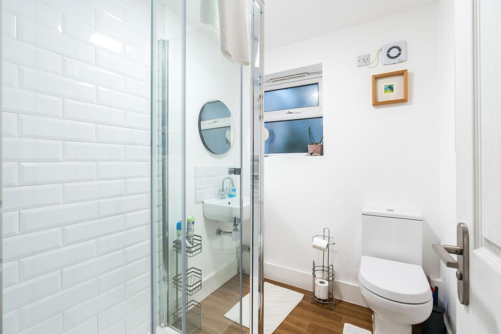 New Stylish 1 Bedroom Flat With Garden | Londen Buitenkant foto