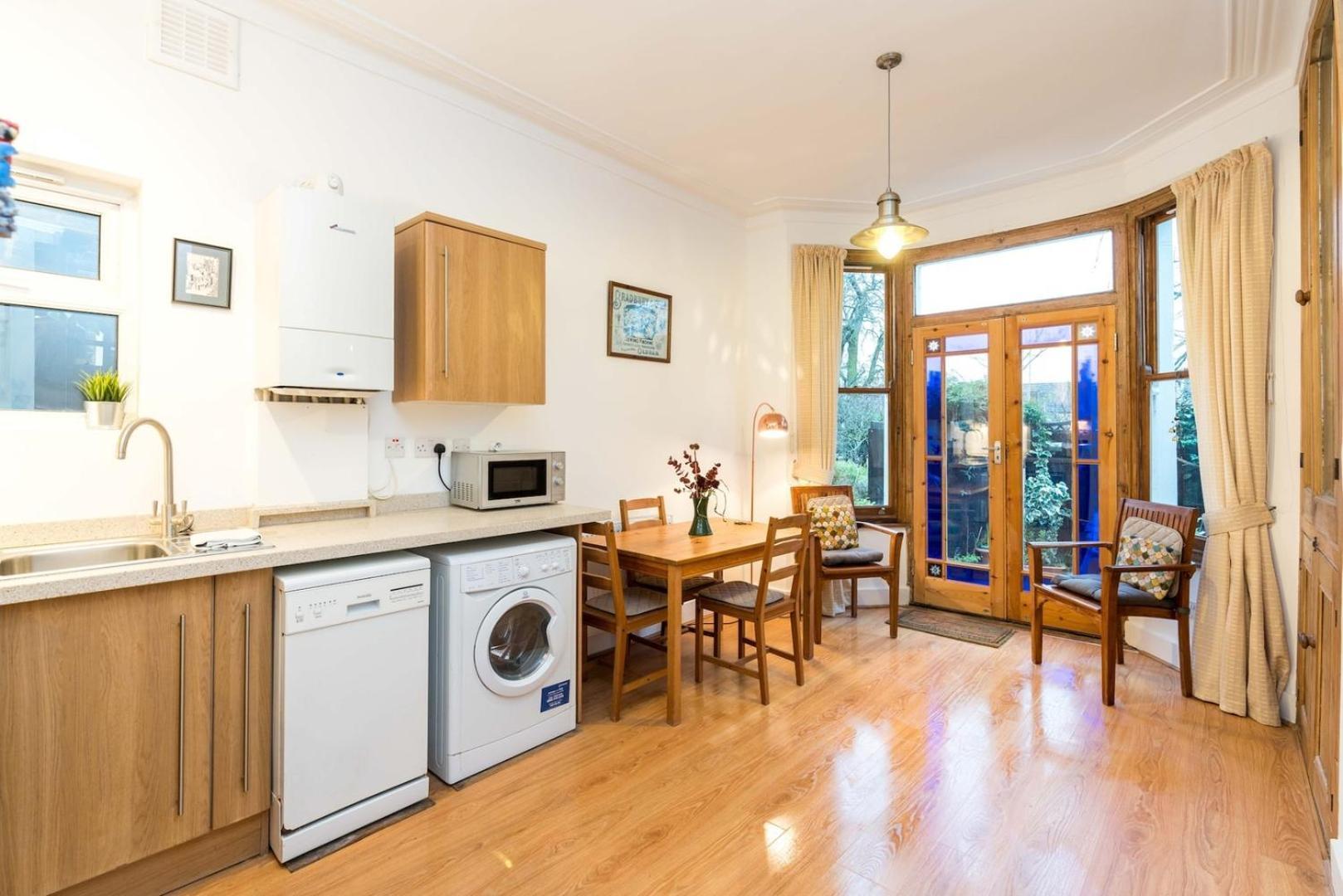 New Stylish 1 Bedroom Flat With Garden | Londen Buitenkant foto